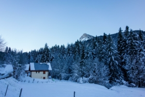 pravouta-en-raquettes-depuis-st-hugues-1